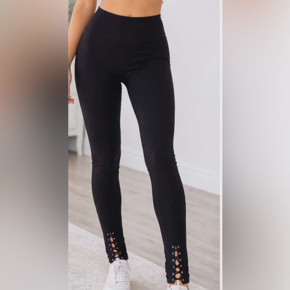 VIENNAS Black Stud & Zippers Footless High Waisted Legging Tights